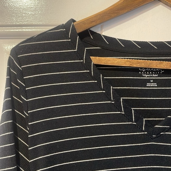 Isabel Maternity striped v-neck dress - Picture 2 of 2